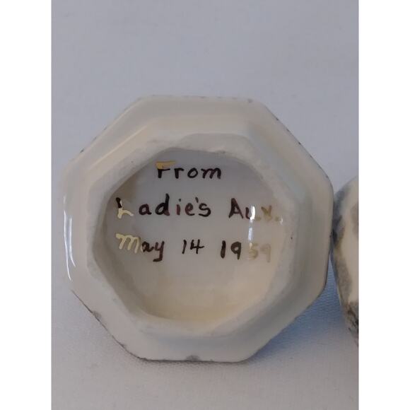 VTG Floral Trinket Box Dish Beautiful Delicate Flower and Leaves on Lid  (9) - Picture 7 of 7